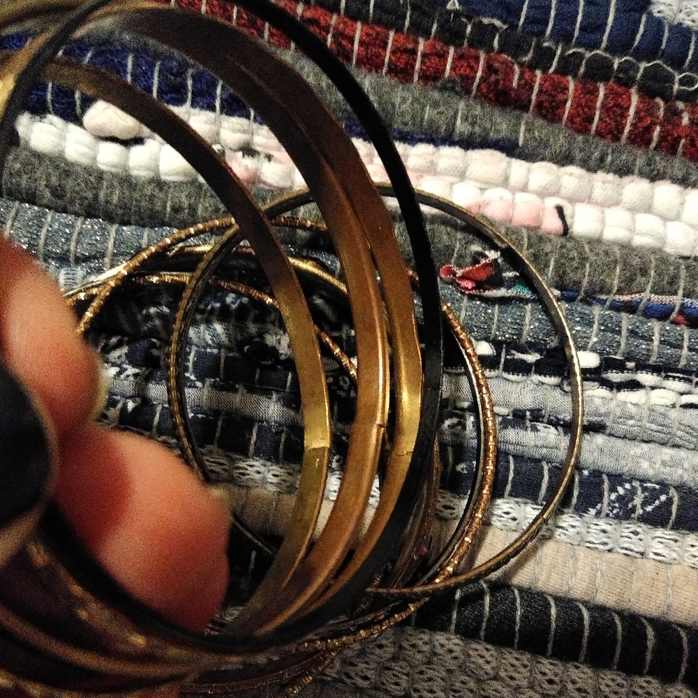 🍾HOST PICK🍾06/01/20 Set of 11 Vintage Bangles - Picture 8 of 13